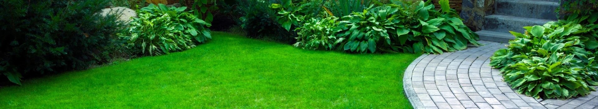 banner - zielona trawa mała architektura zieleni